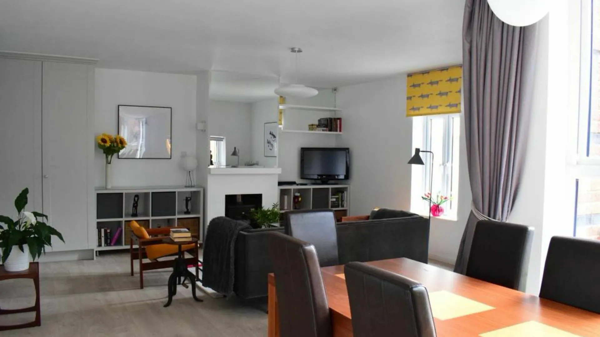 2 Bedroom Flat In Central Dublin Sleeps 4 0*,