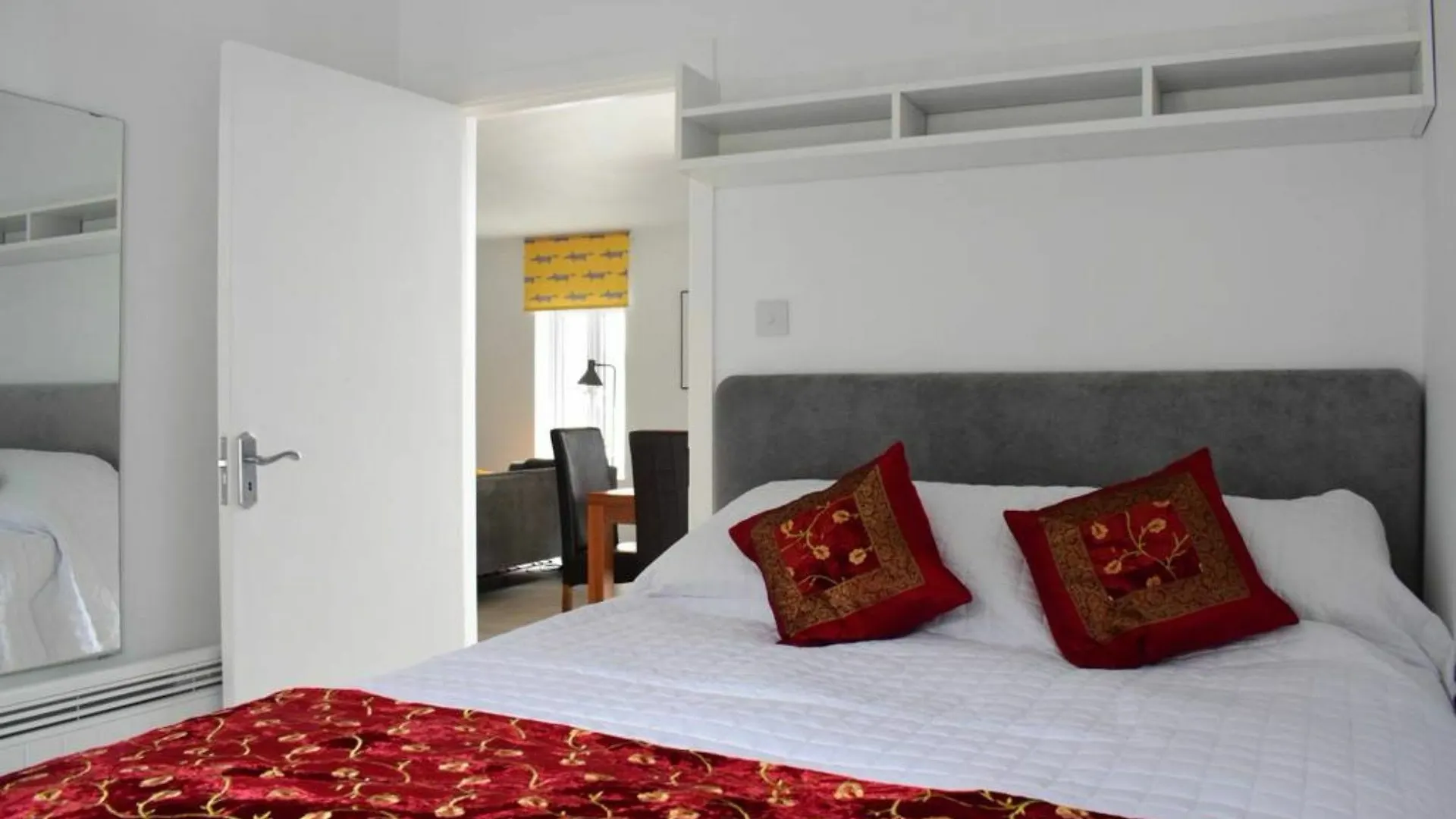 2 Bedroom Flat In Central Dublin Sleeps 4